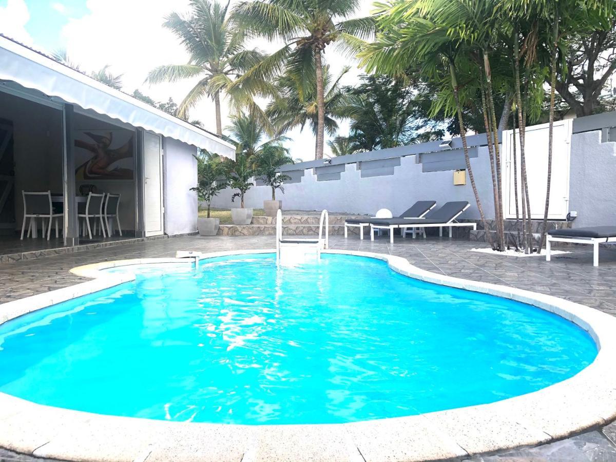 villa SEO avec jacuzzi proche de la plage Sainte-Anne  Extérieur photo