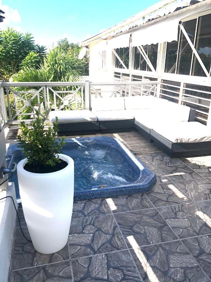 villa SEO avec jacuzzi proche de la plage Sainte-Anne  Extérieur photo